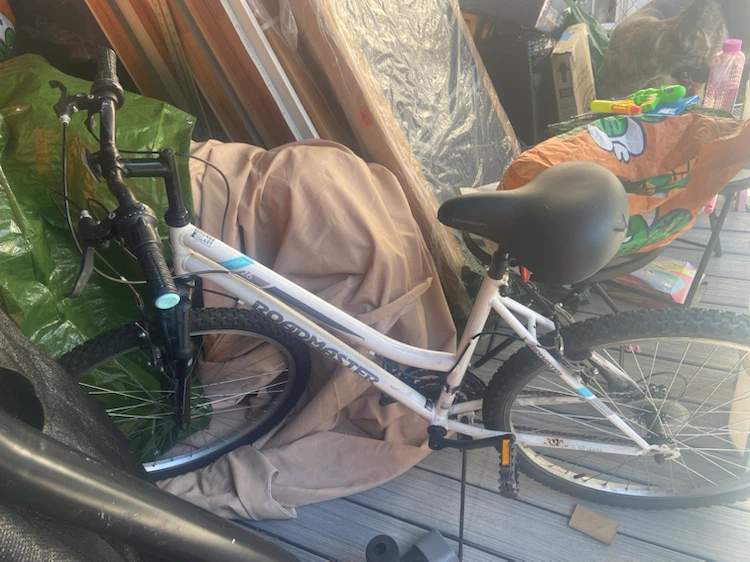 Roadmaster White Mountain Bike - photo 4
