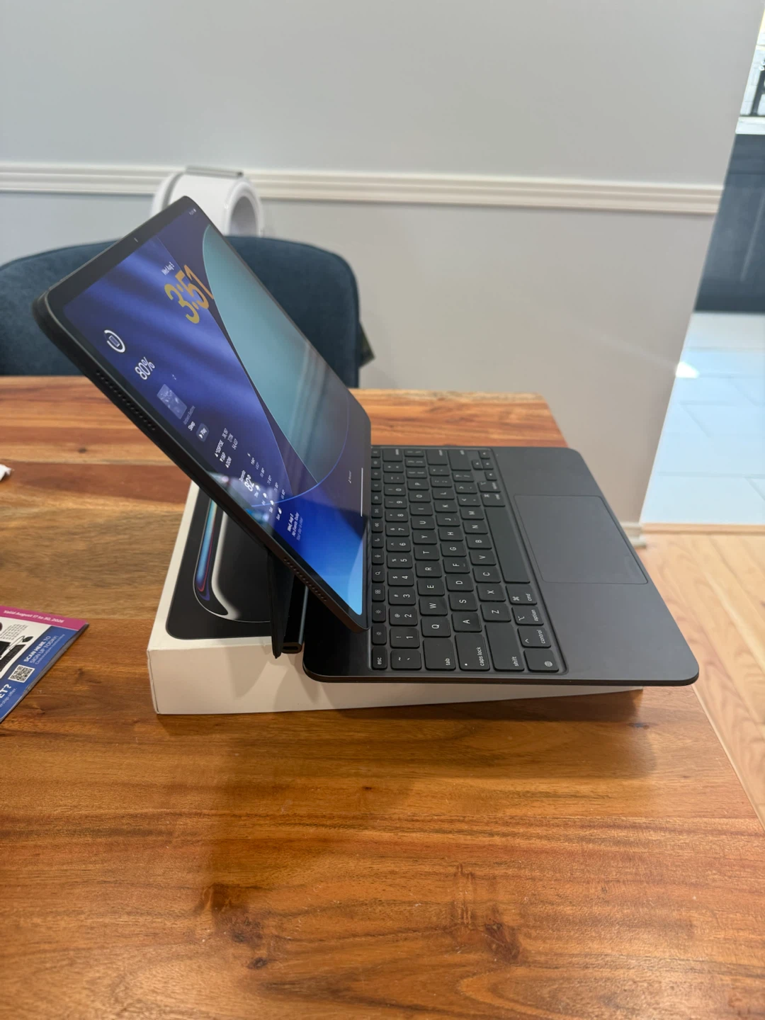 iPad Pro 13 inch m4 with Apple Magic Keyboard