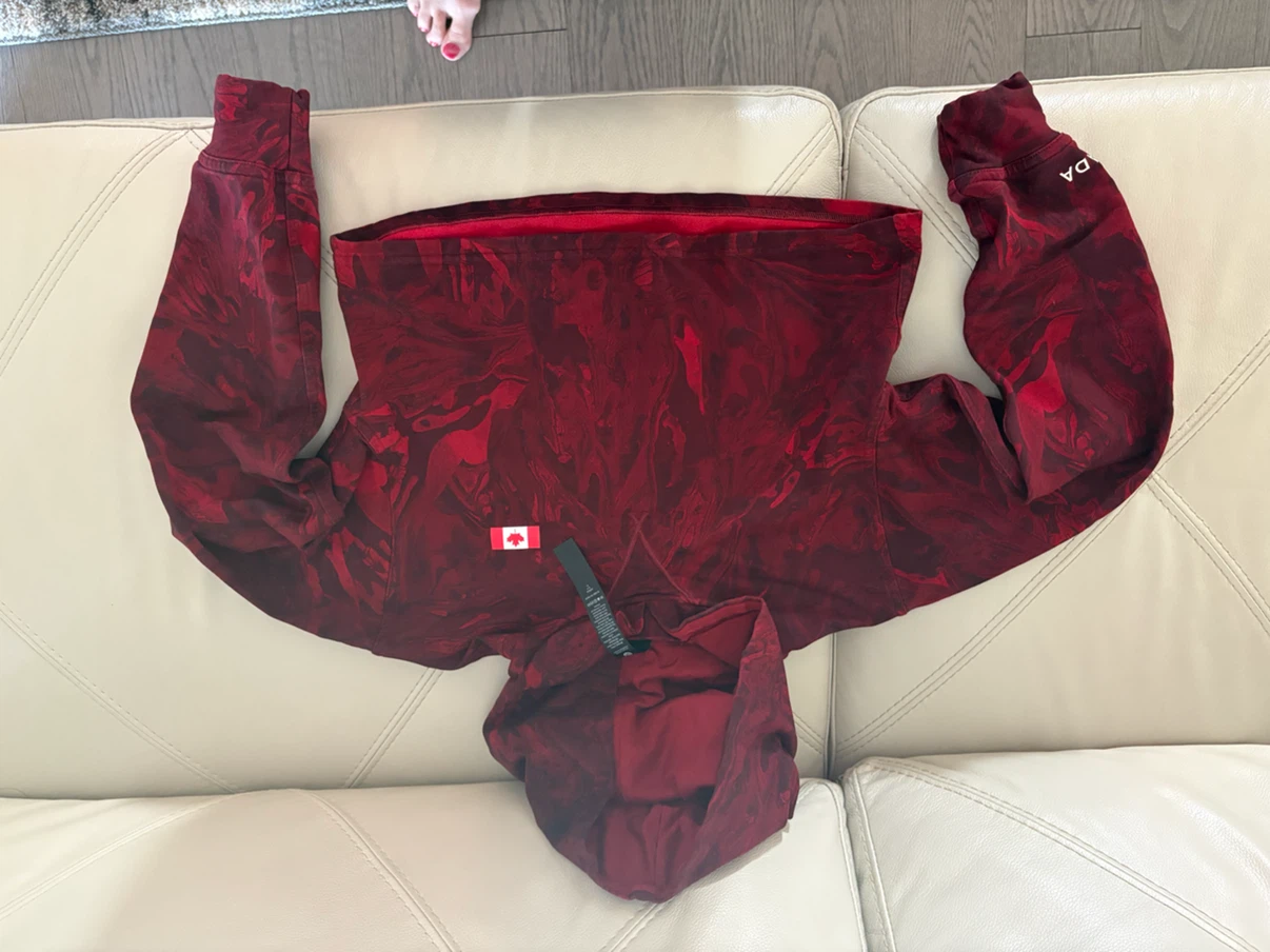 Lululemon Canada Hoodie Red Camo Size 2 - photo 2