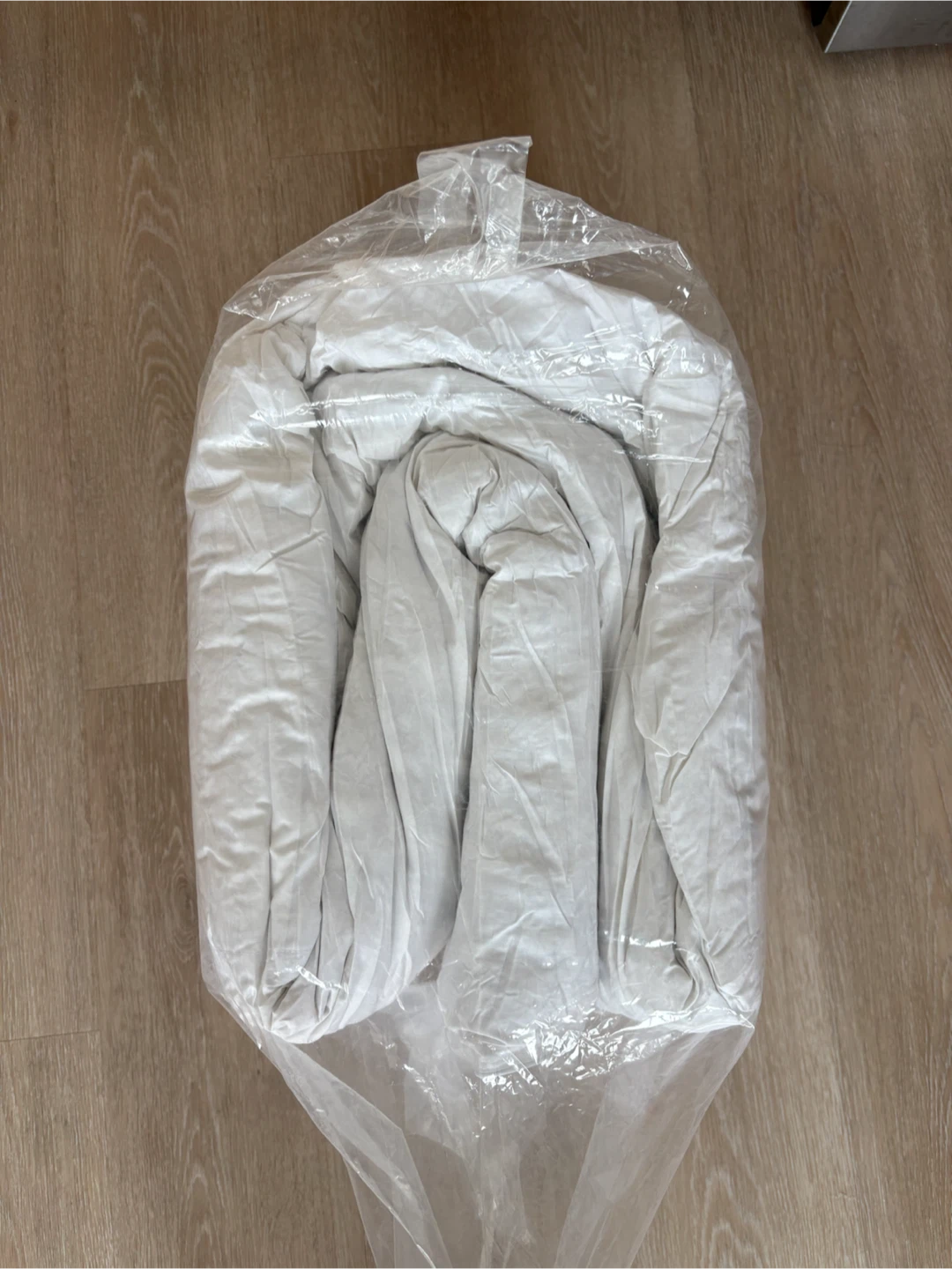 *BRAND NEW* Down Feather Bedding Comforter - photo 3