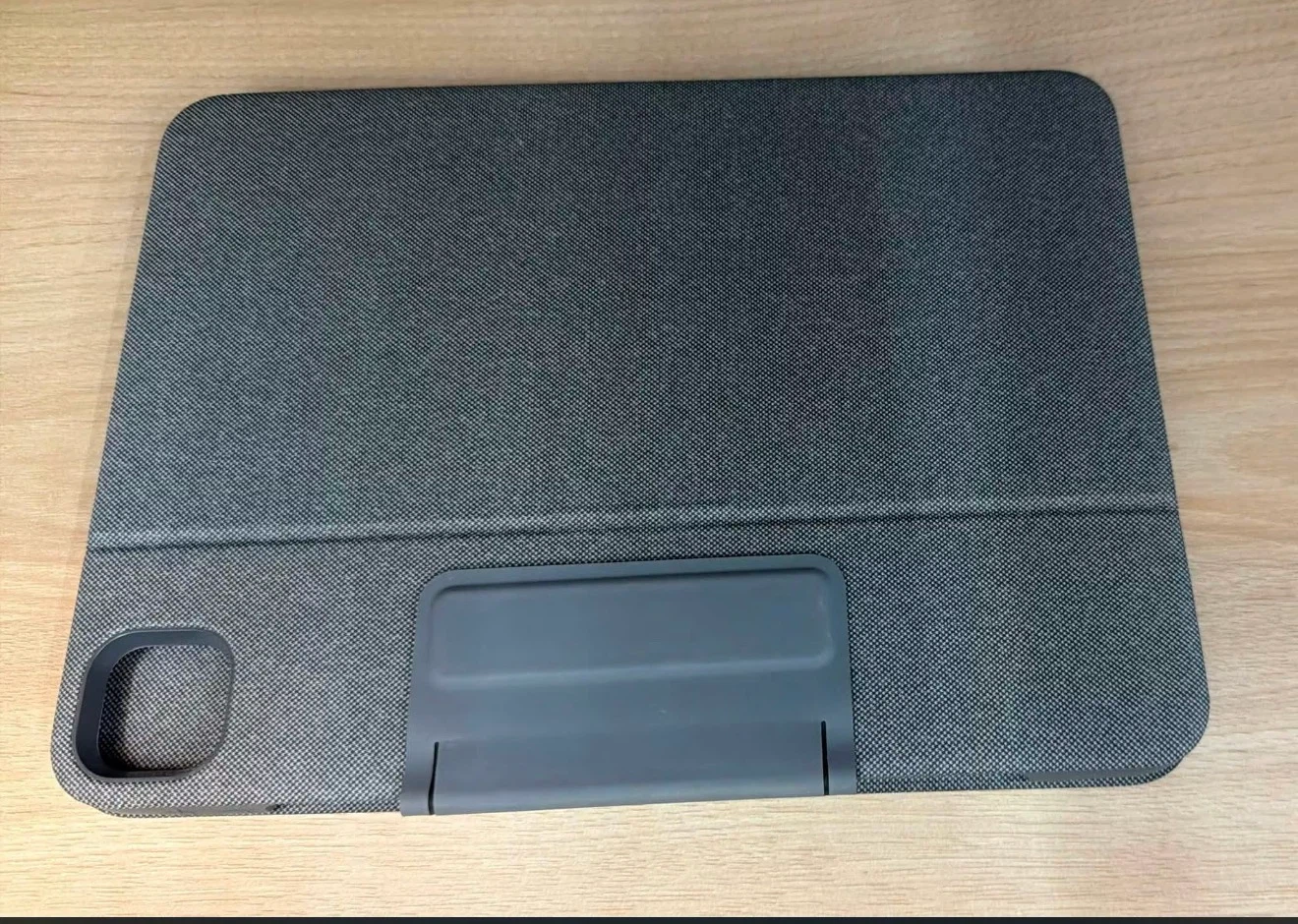 Logitech Combo Touch Keyboard Case for iPad Pro 11-inch - photo 3