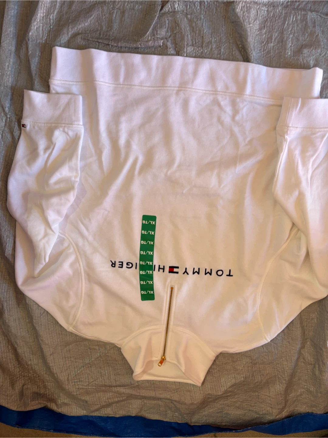 NWOT ladies Tommy Hilfiger White Quarter Zip Sweatshirt XL/TG
