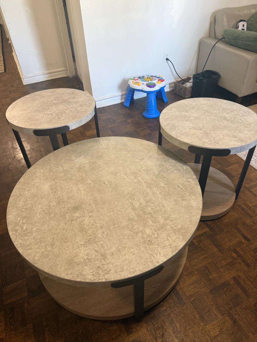 Ashley Furniture Coffee Table Set – Like New