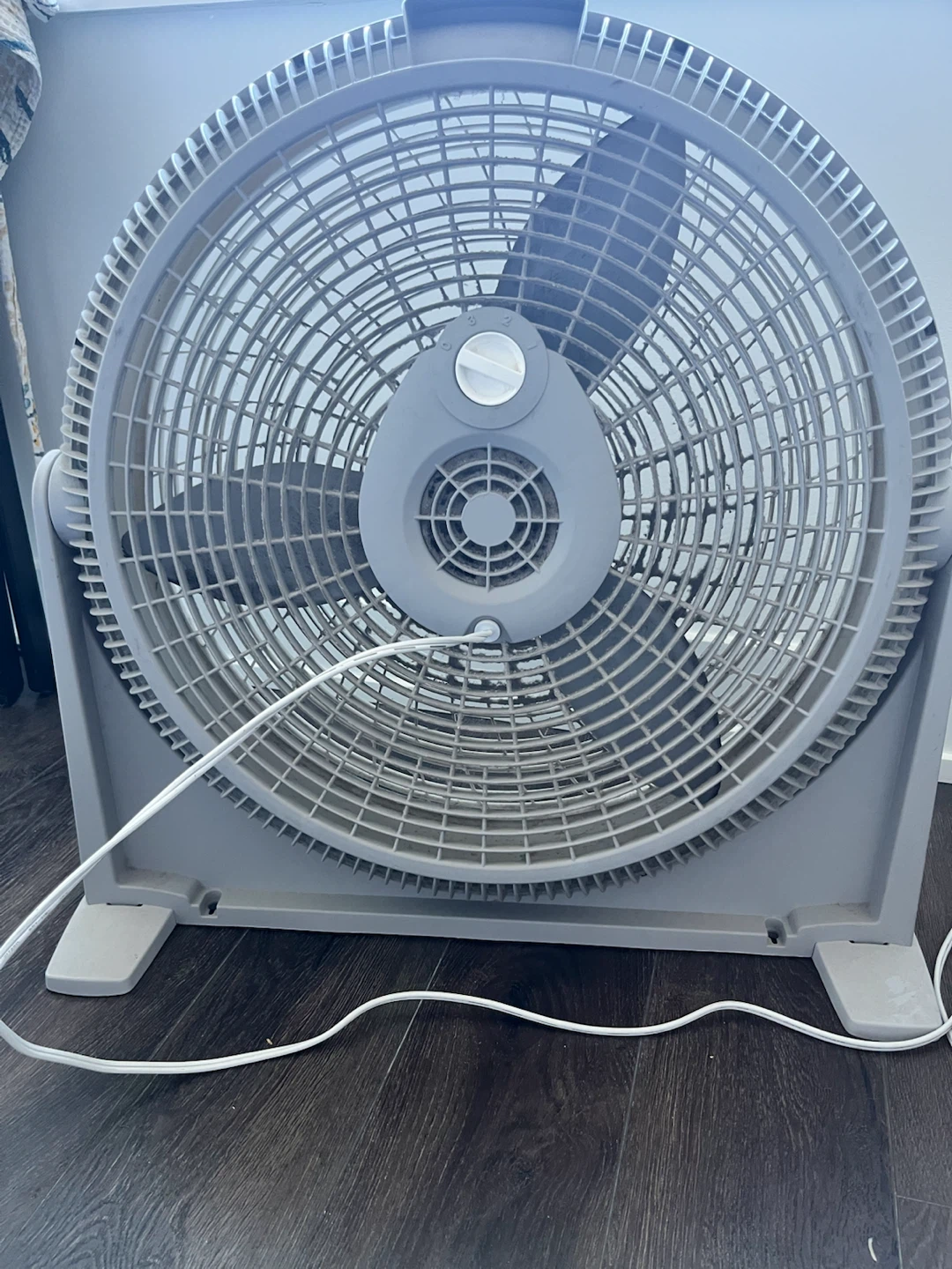 Fan - Lasko 20" Pivoting Air Circulator - 3-Speed - photo 2