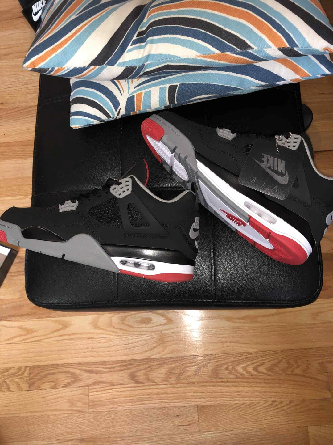 Bred 4s Mens size 10
