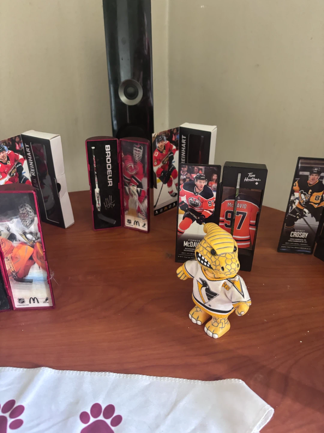Mini hockey stick collectables - photo 2