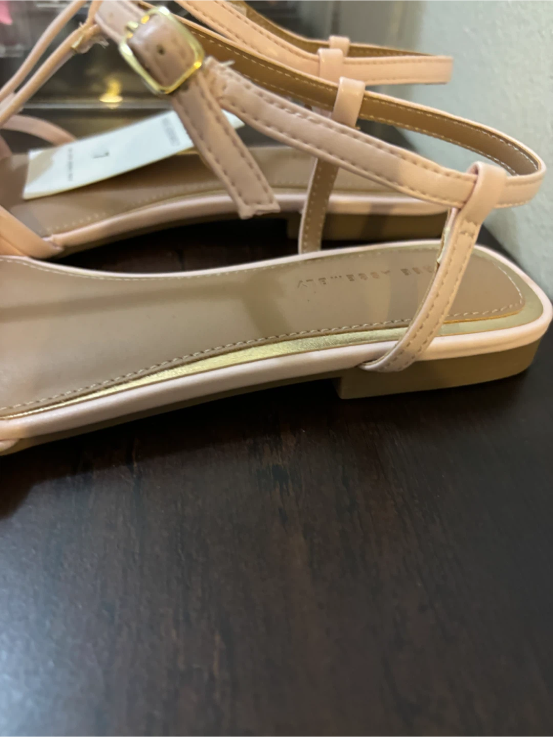 NEW- Size 7-Free Assembly Pink Bow T-Strap Sandals - photo 2