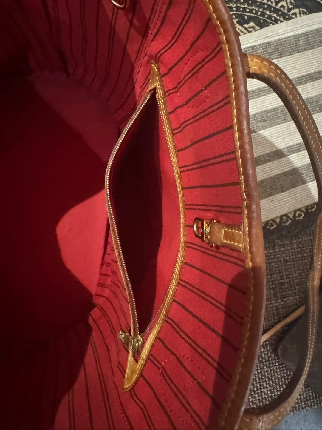 Louis Vuitton Monogram Tote Bag with Pouch - photo 2