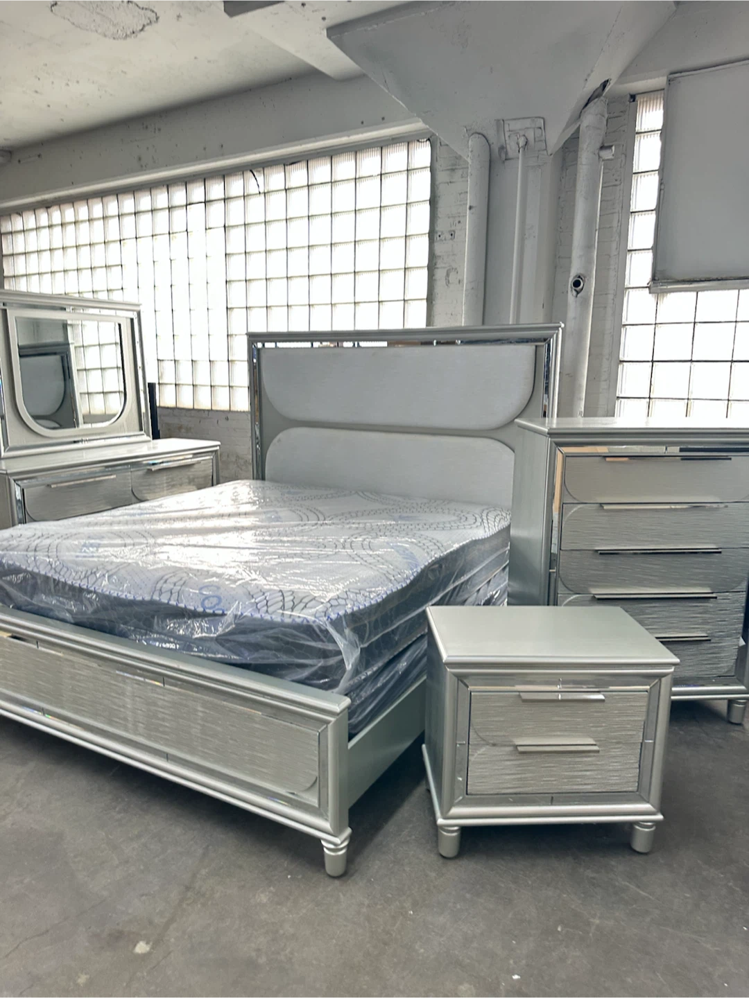 4 pc bedroomset bf mr dr ns