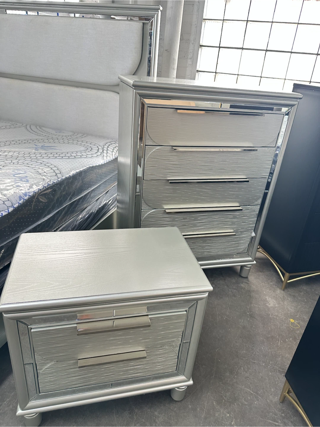 4 pc bedroomset bf mr dr ns - photo 2