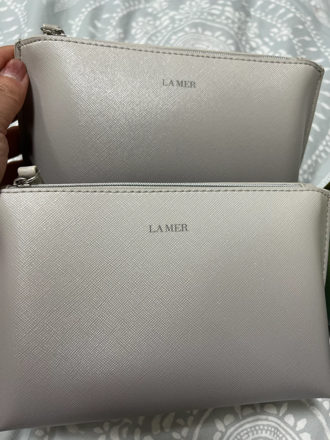 LA MER Pouches (3 Grey, 1 Green) - photo 3