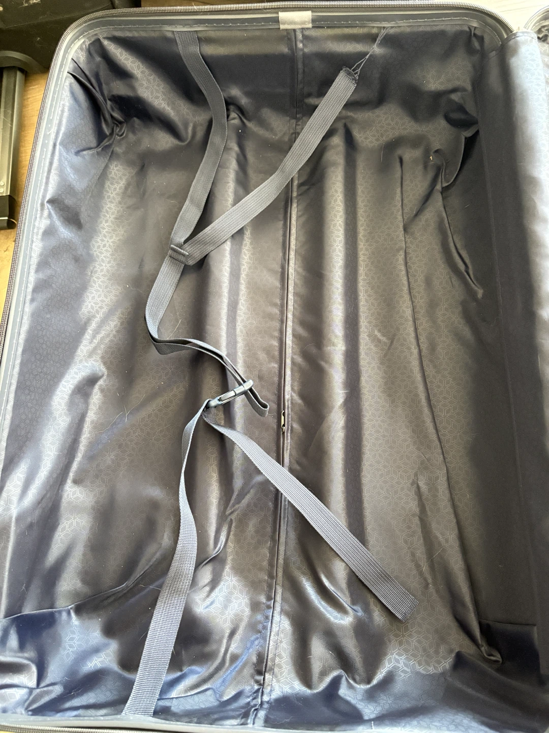 Grey Hard-Shell Spinner Suitcase - photo 3