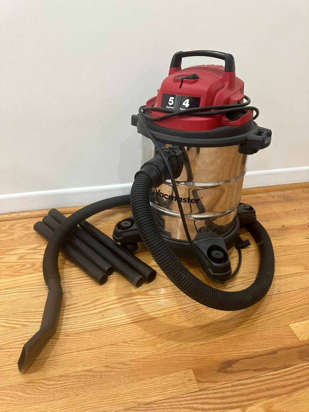 Vacmaster 5 Gallon 4 Peak HP Wet/Dry Vacuum