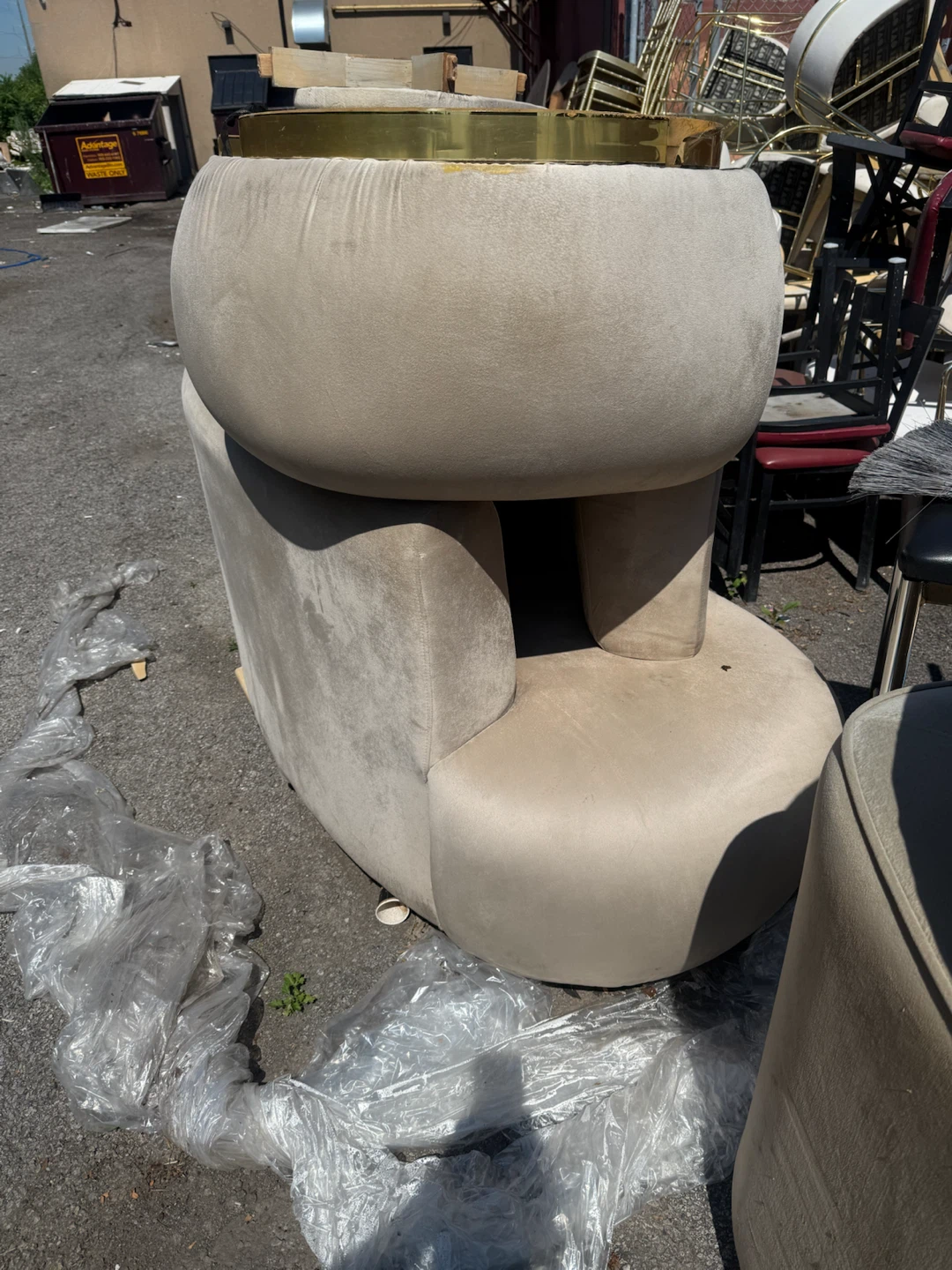 Velvet Accent Chair with Curved Back - photo 5