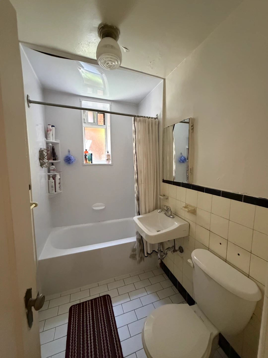 Private room for rent - photo 2