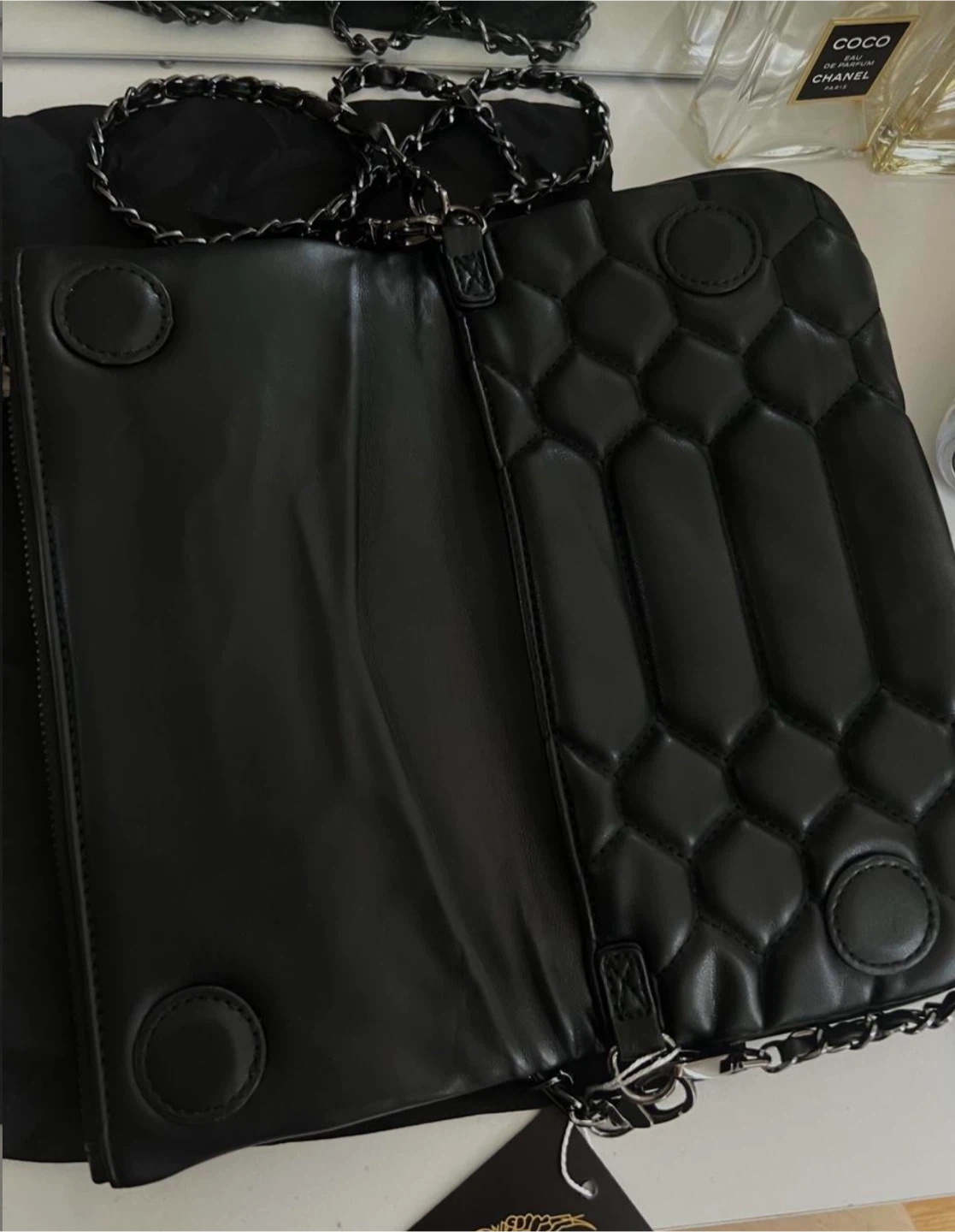 Zadig & Voltaire Black Quilted Leather Clutch with Chain - photo 2