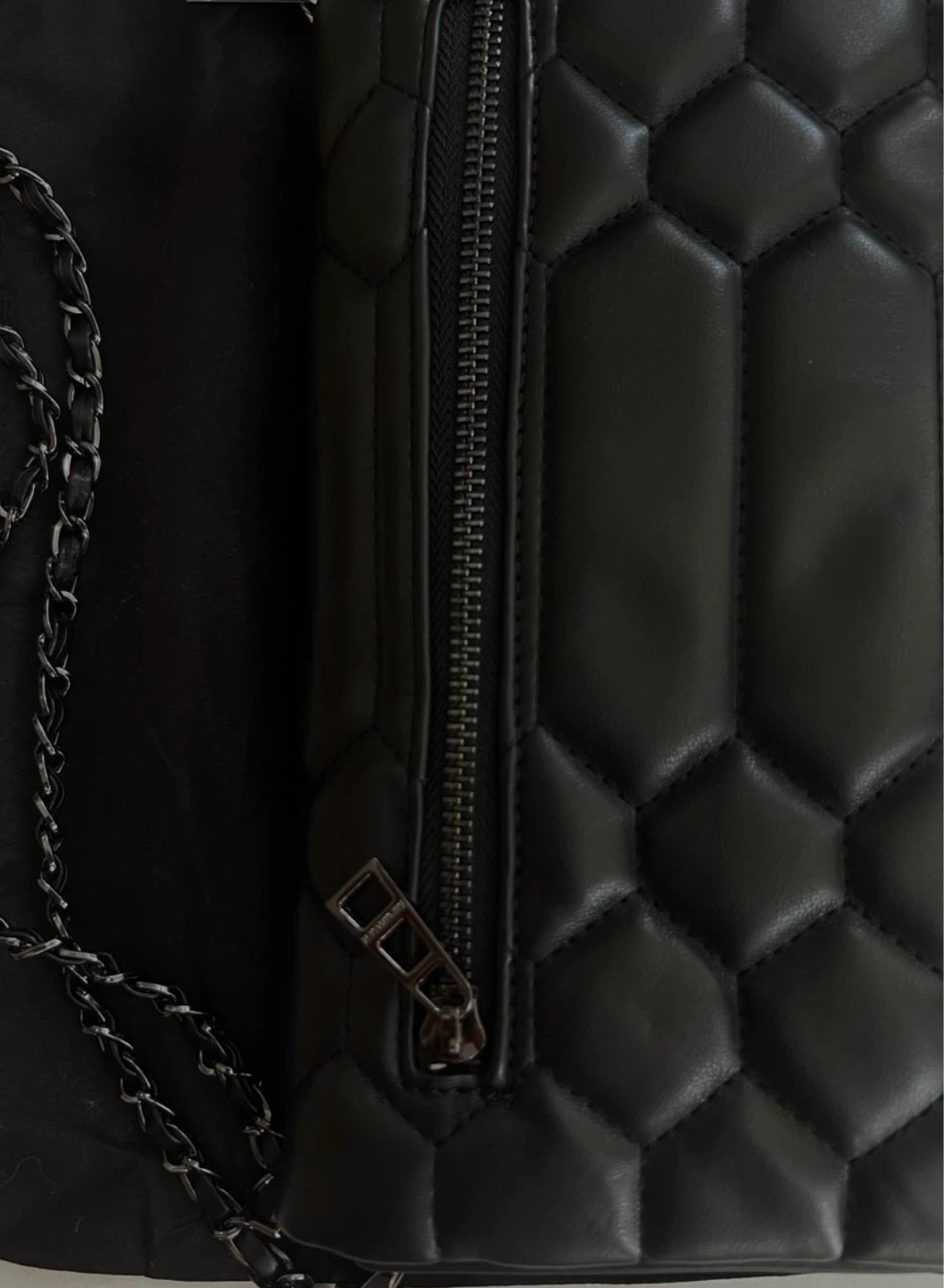 Zadig & Voltaire Black Quilted Leather Clutch with Chain - photo 3