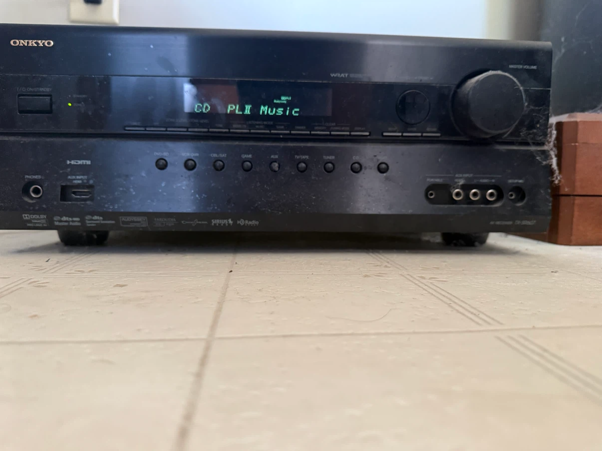 Onkyo TX-SR607 receiver and subwoofer and Center speaker