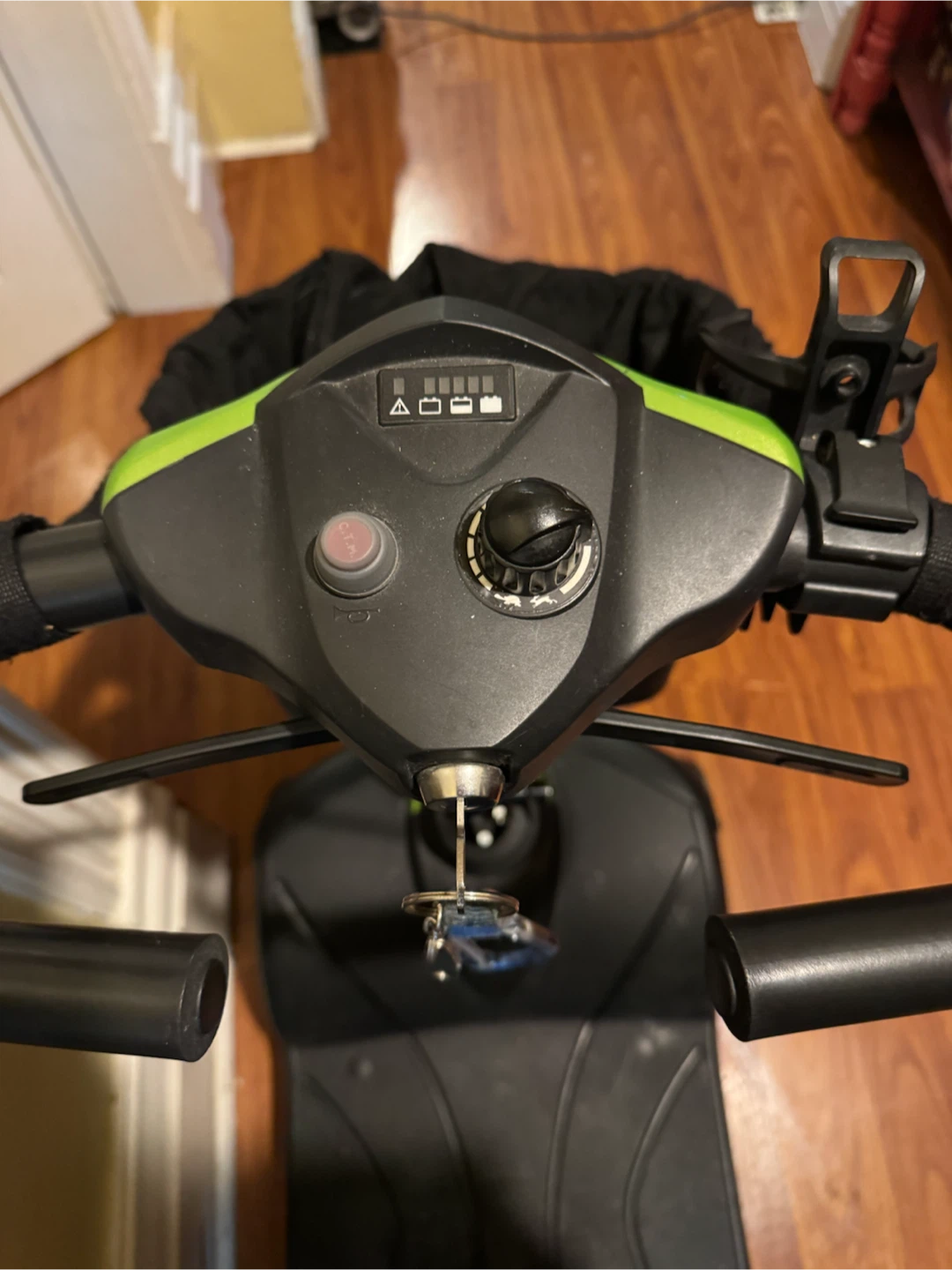 Invacare Colibri 4-Wheel Portable Scooter - photo 2