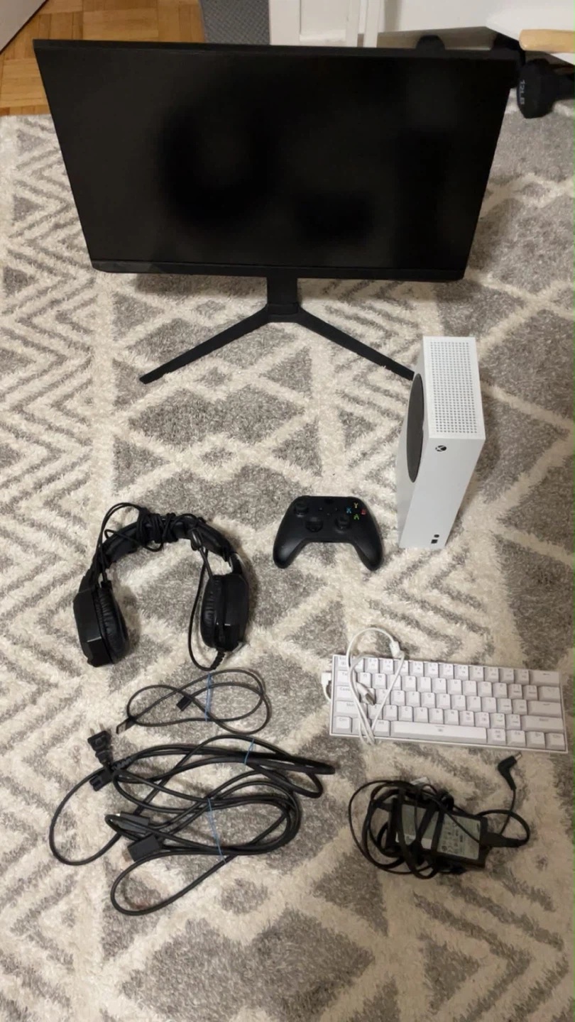Xbox Series S Gaming Bundle
