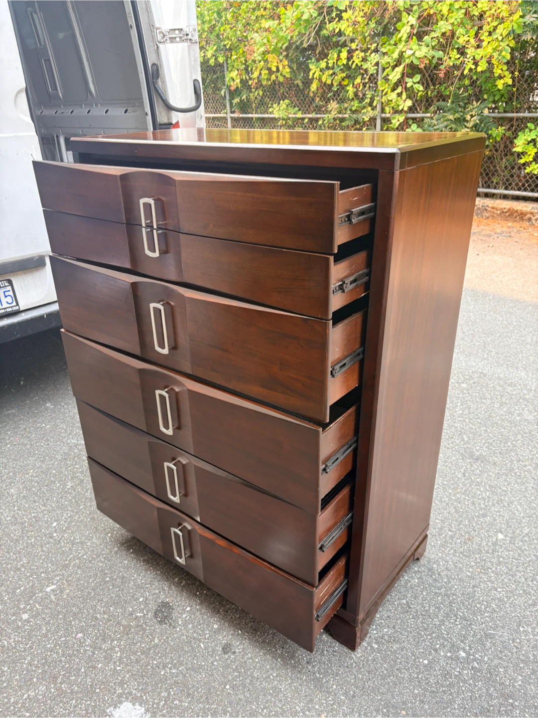 Delivery available- dresser - photo 2