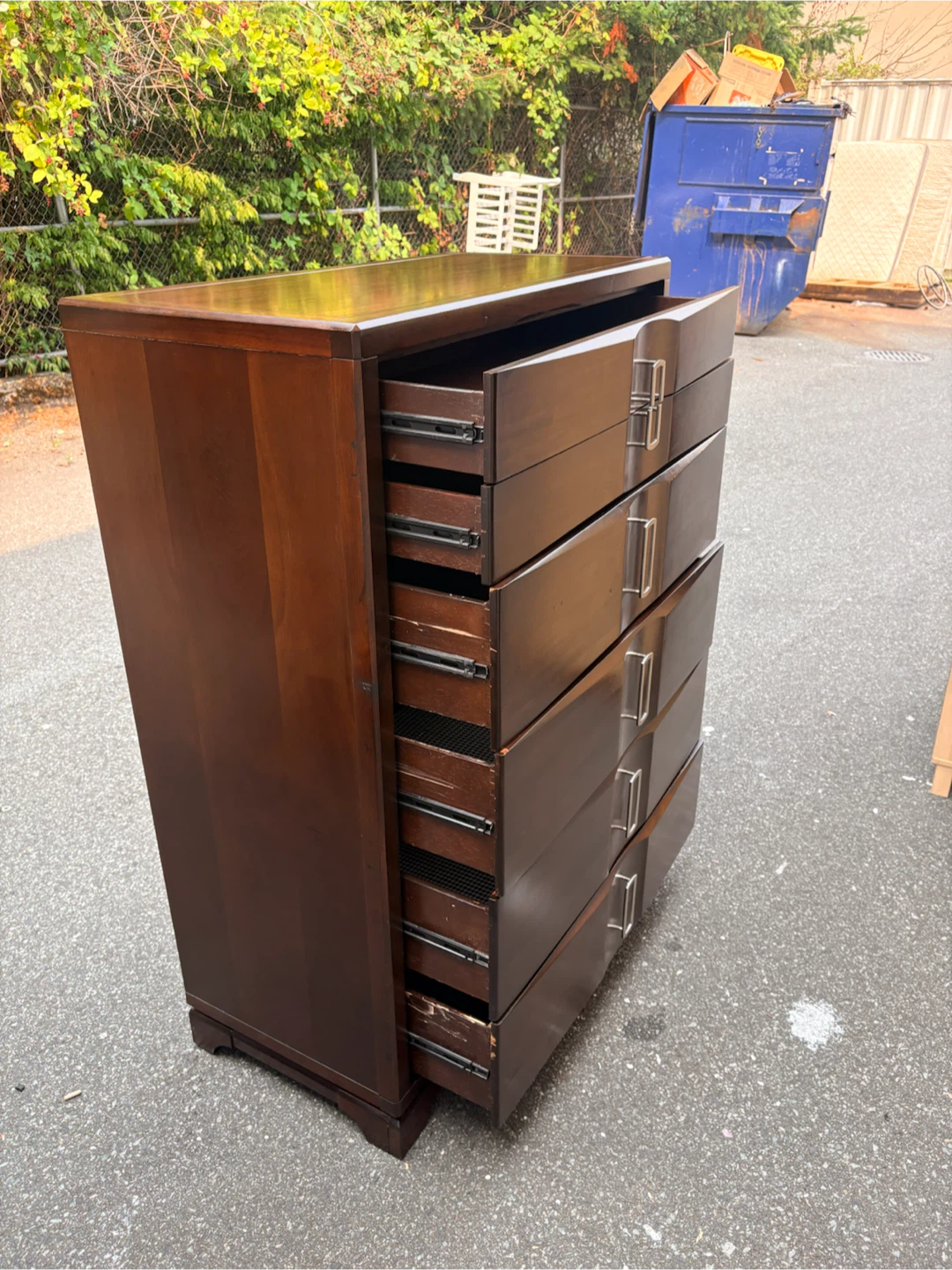 Delivery available- dresser - photo 3