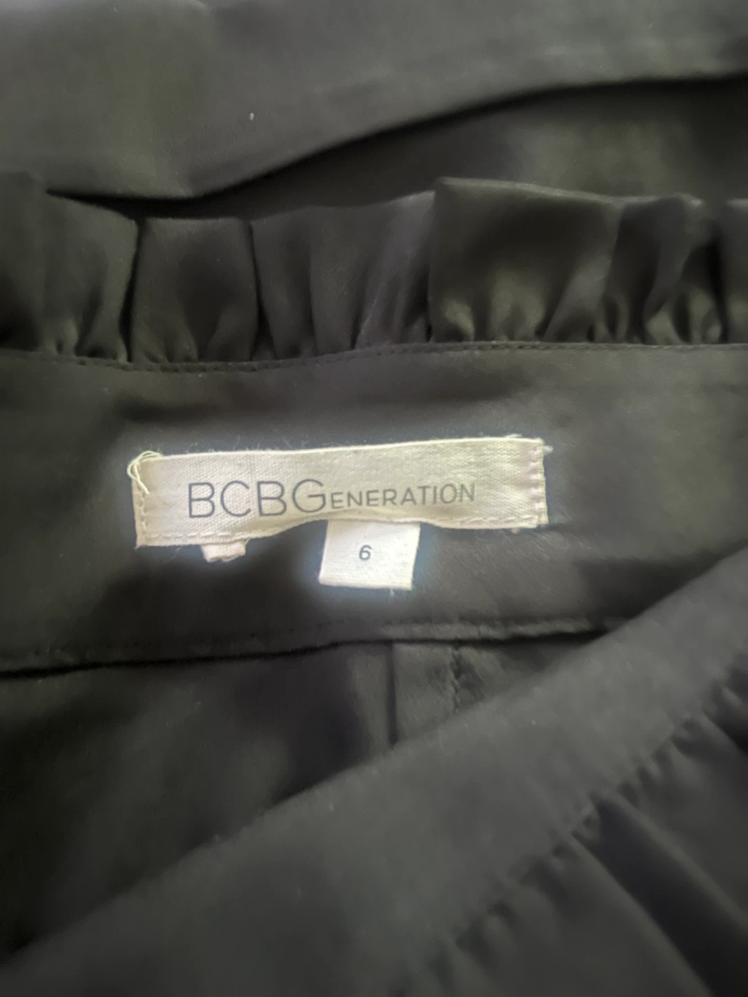 BCBG Generation Black Ruffled Waist Skirt Size 6