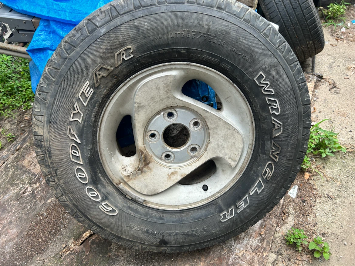 Goodyear Wrangler LT265/75R16 Tire