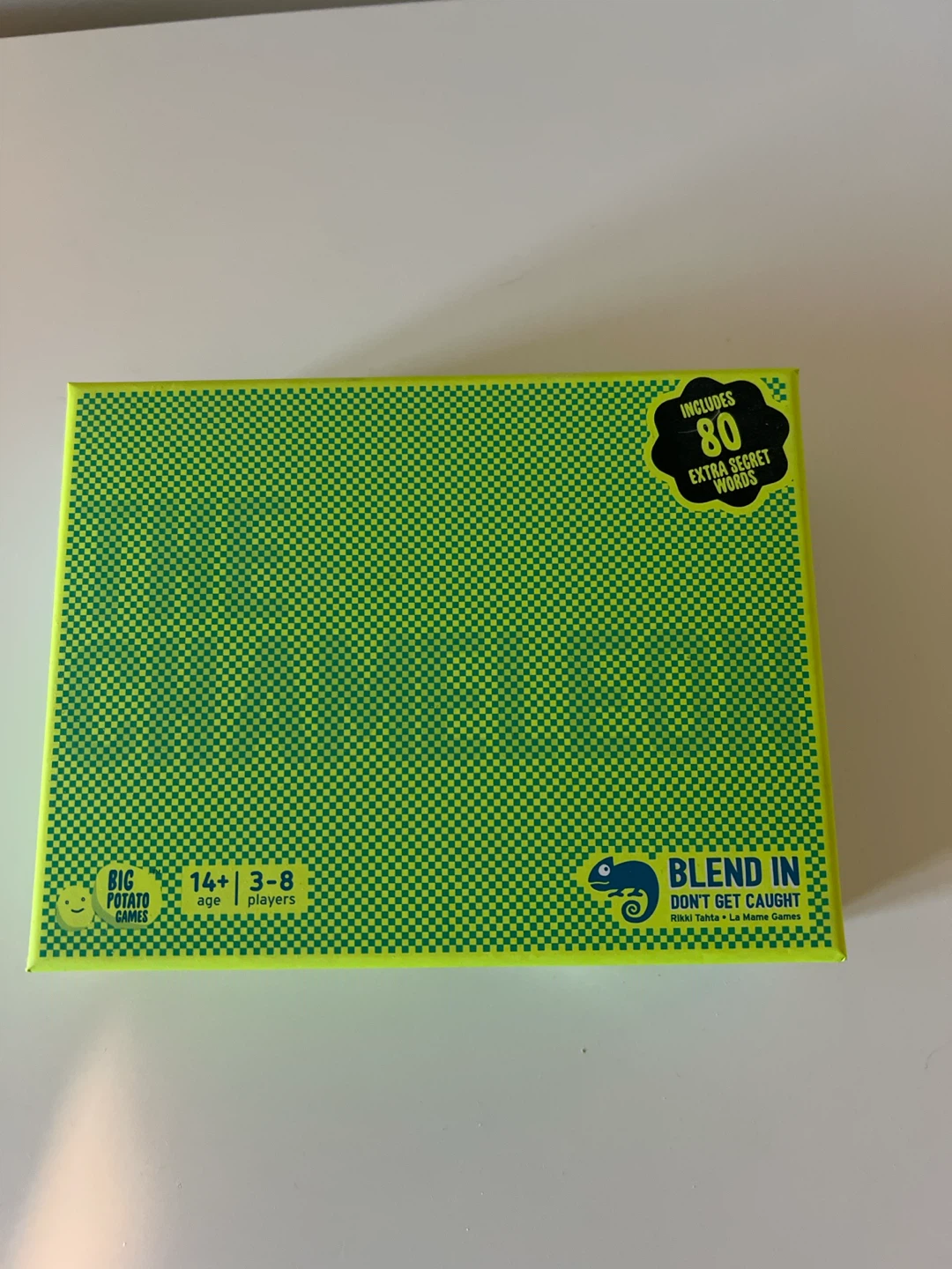 The Chameleon Super-Social 'Who Dun It?' Party Game