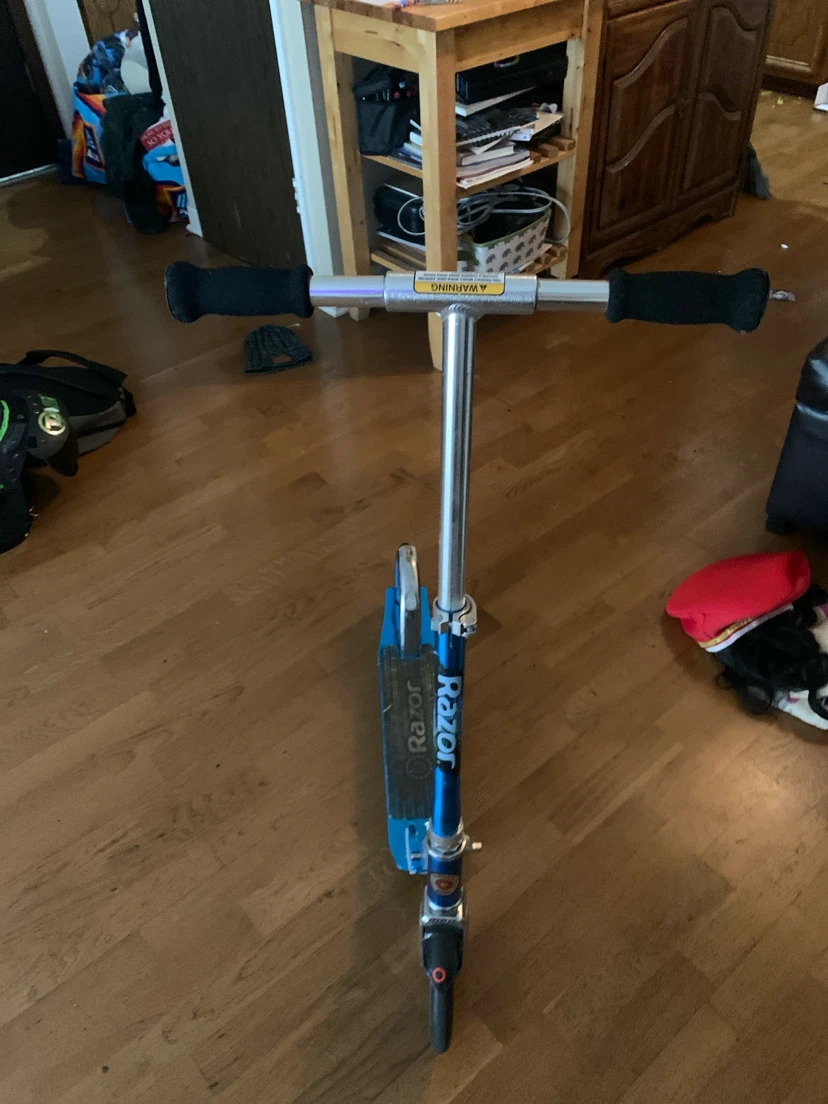 Razor Blue Kick Scooter folding - photo 2