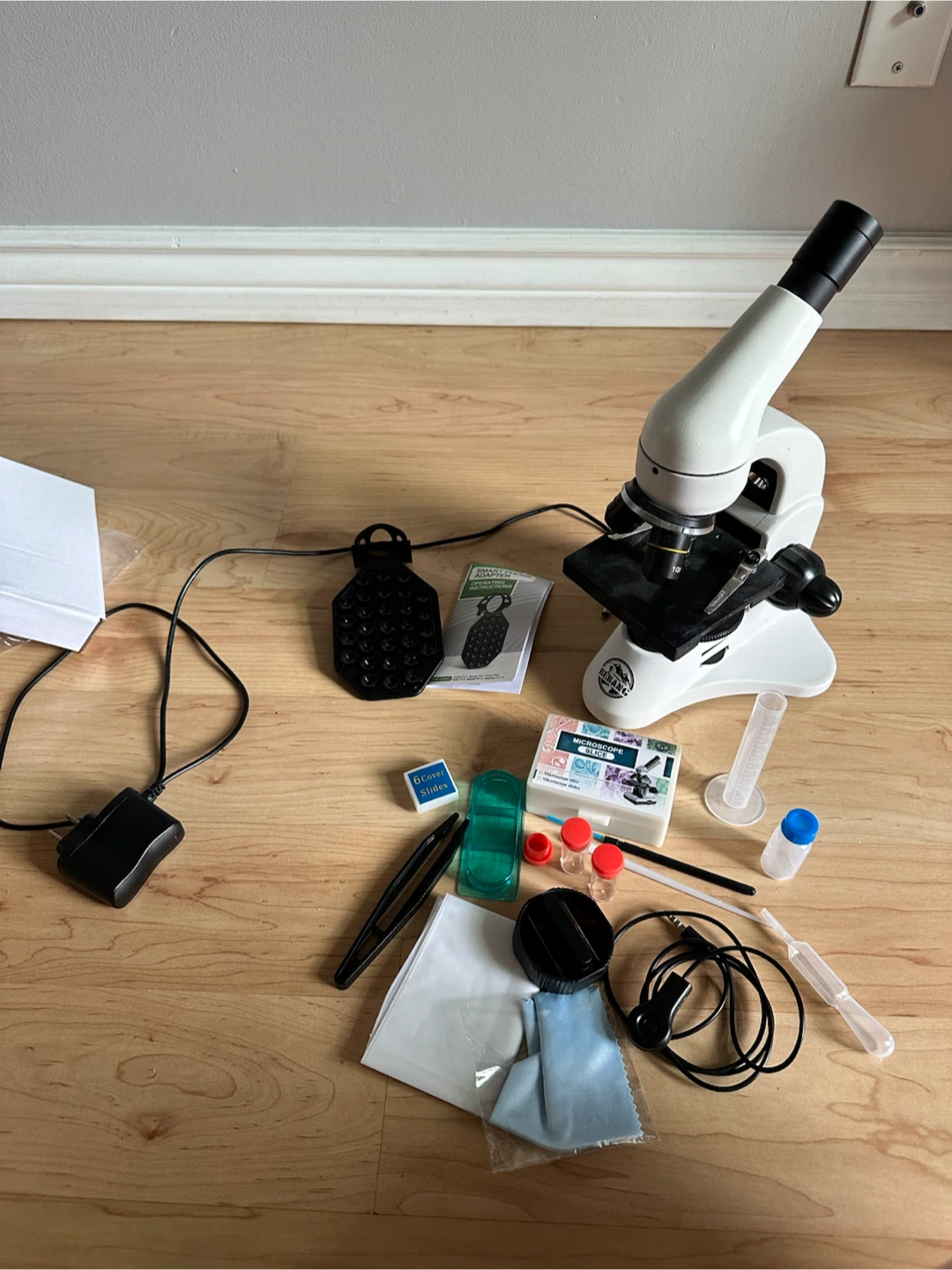 Microscope with Accessories