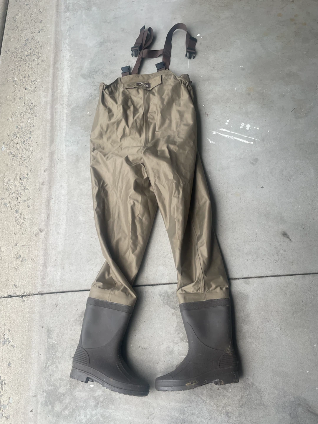 Hip waders for fishing