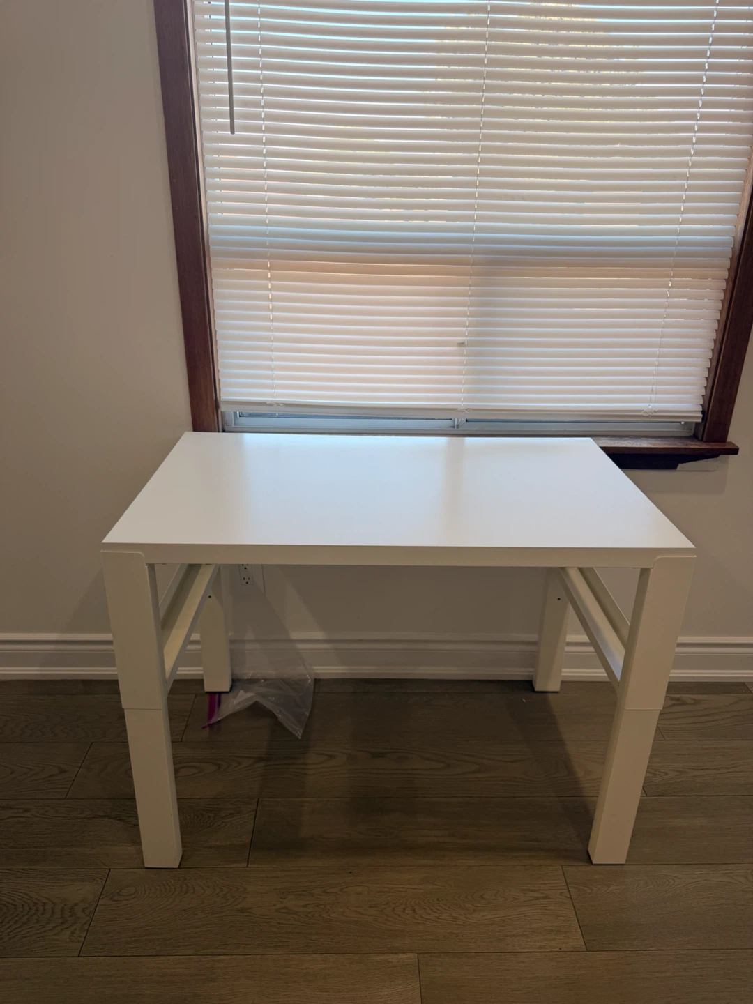 White Table - photo 2
