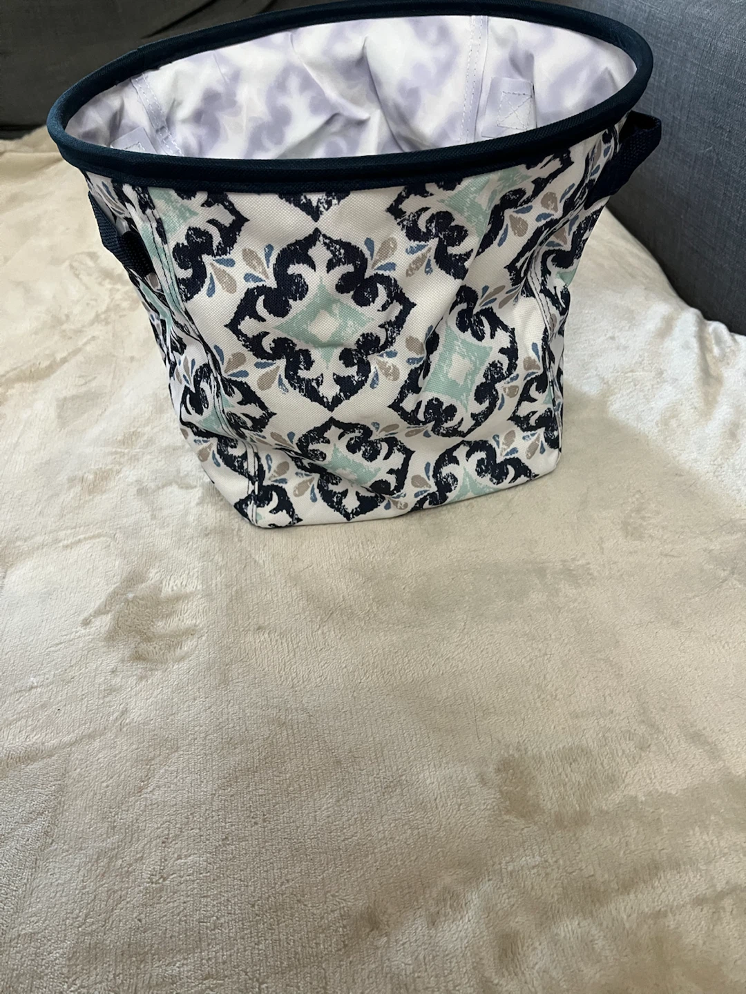 Thirty-one storage baskets