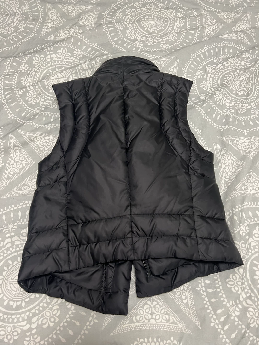 BCBGMAXAZRIA Black Puffer Vest - photo 5