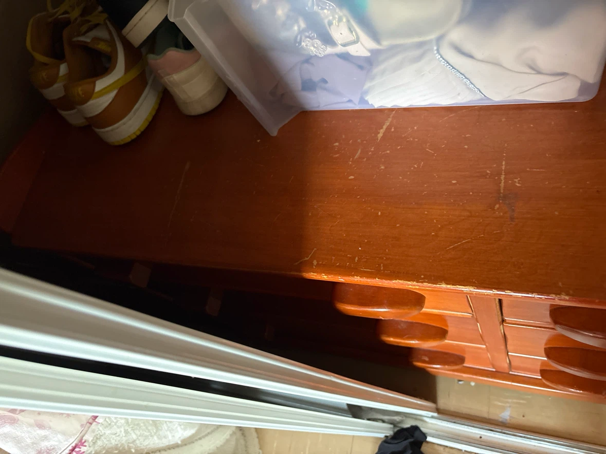 Wooden Dresser with 6 Drawers