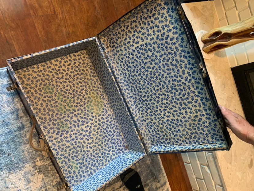 Vintage Blue Train Case - photo 4