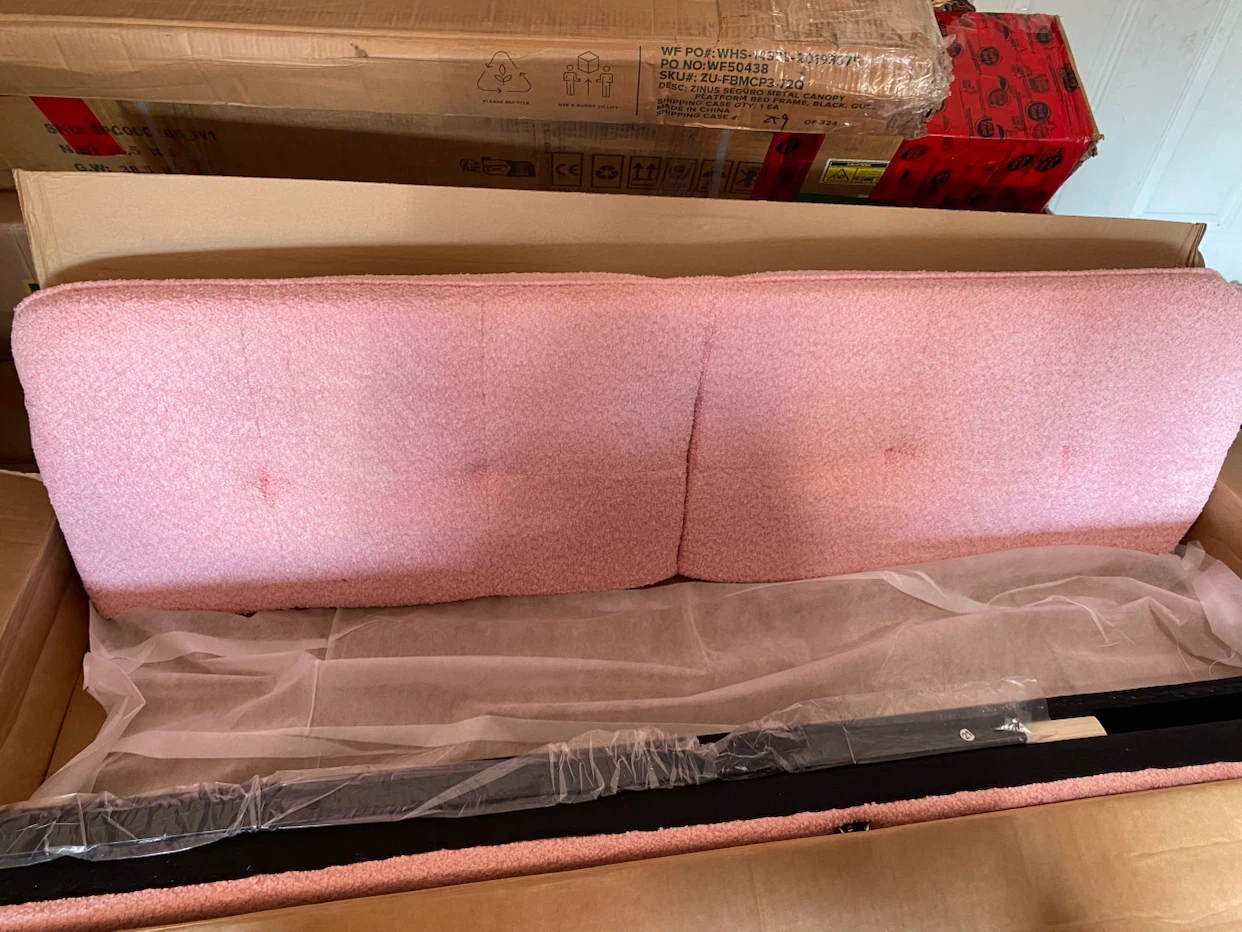 Pink Upholstered Daybed but incompleted. - photo 2
