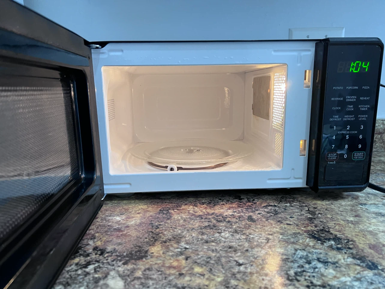 Walmart Microwave Oven - photo 2