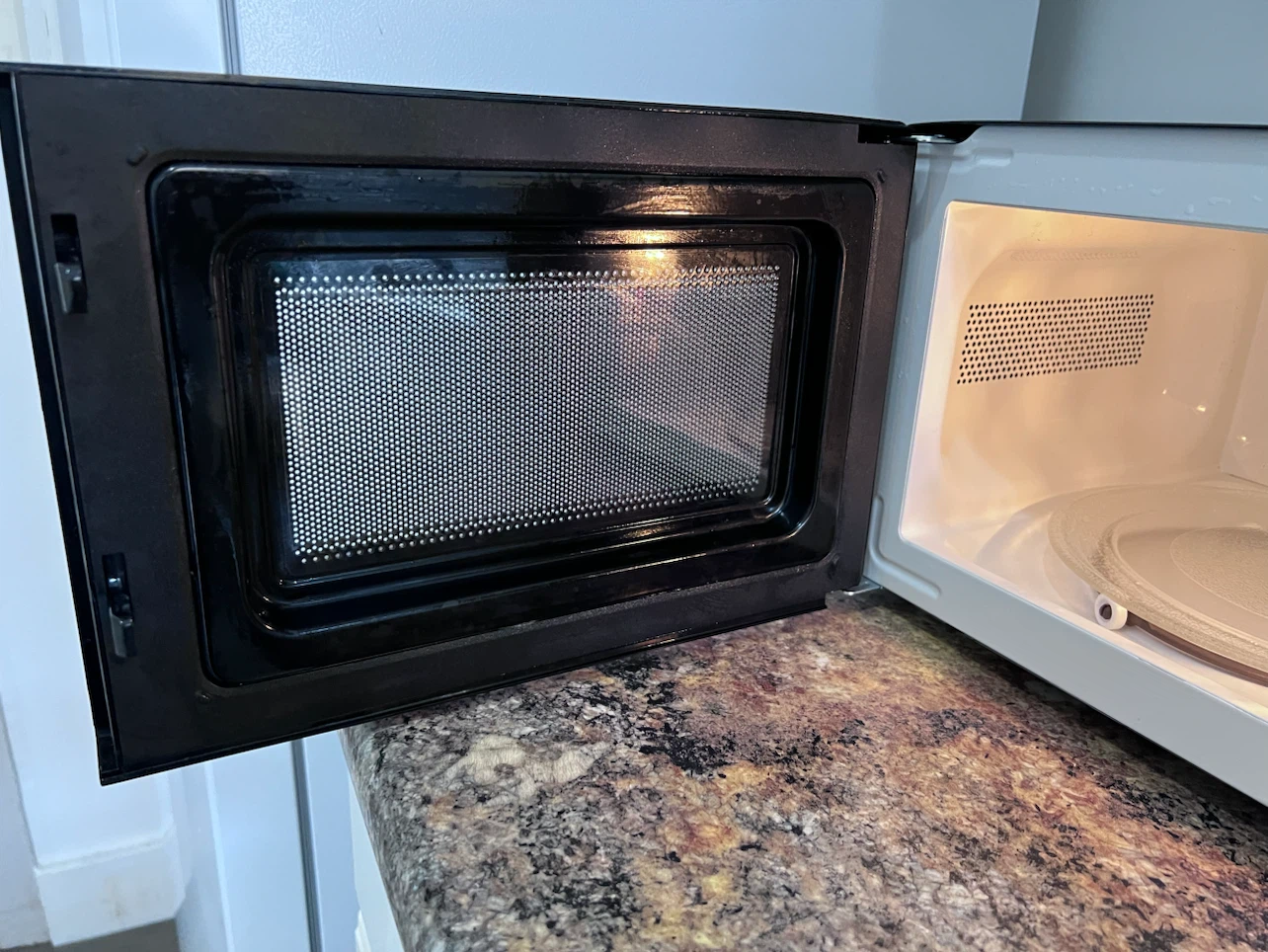 Walmart Microwave Oven - photo 3