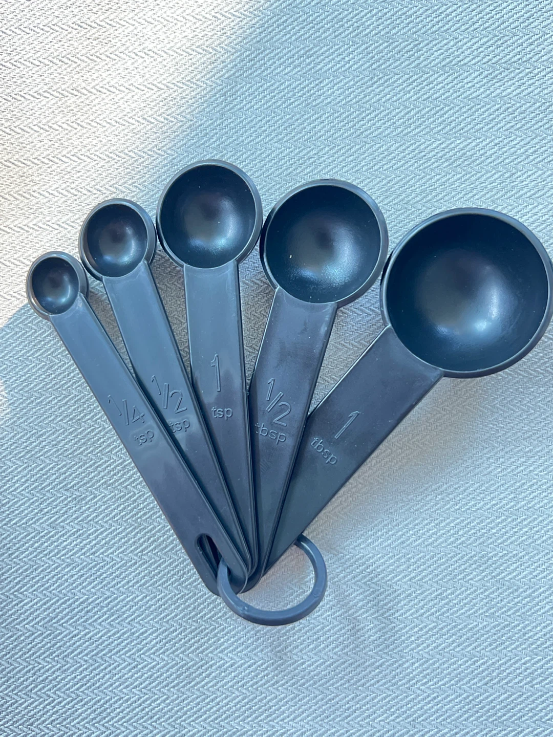 Black Measuring Cups and Spoons Set - photo 2
