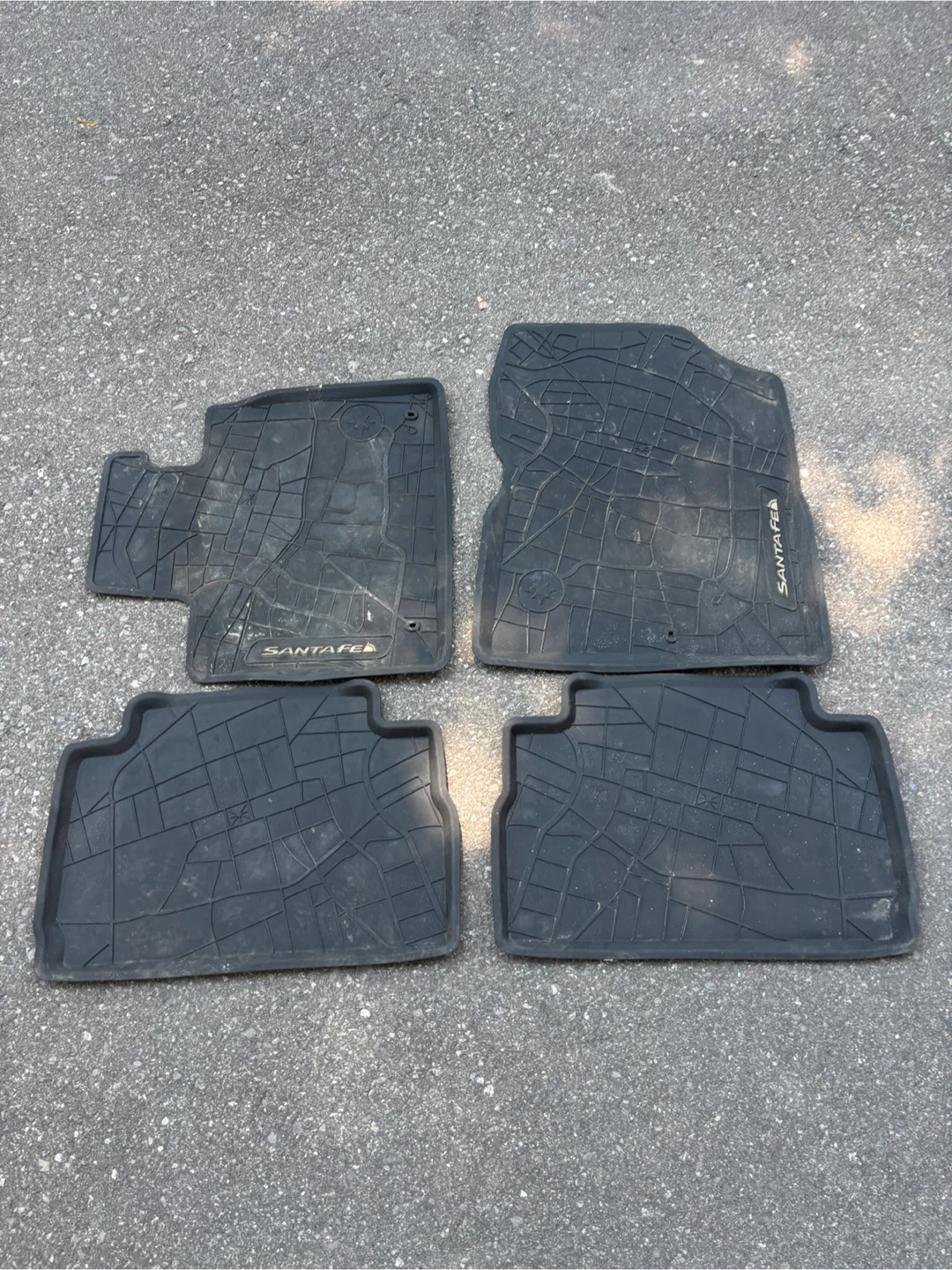 Set of 4 Hyundai Santa Fe All-Weather Floor Mats