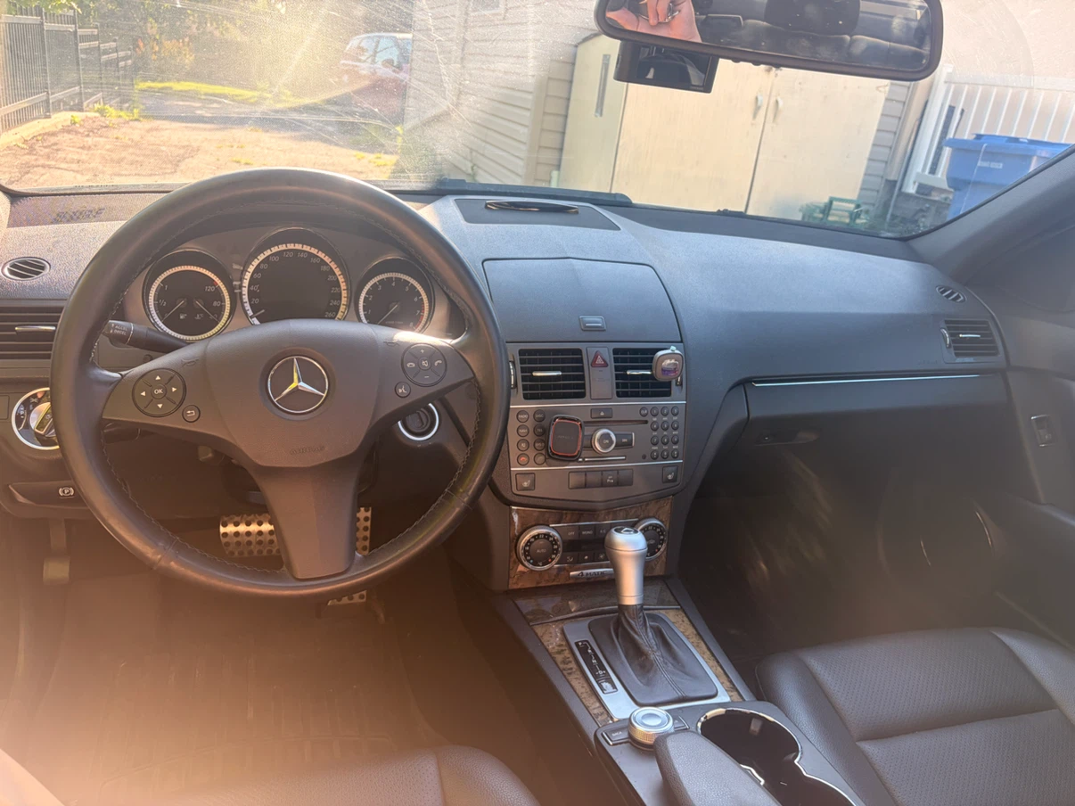 2011 White Mercedes-Benz C300 4MATIC Sedan - photo 3