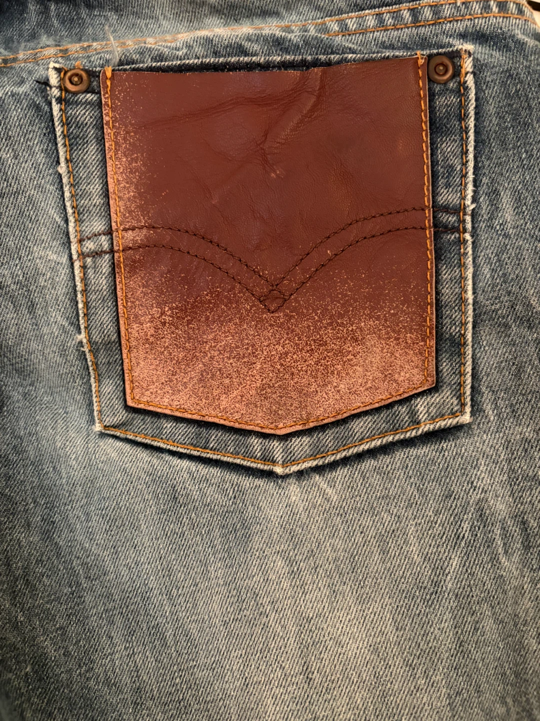 ❤️ Custom Levi’s with Leather Detailing - photo 3