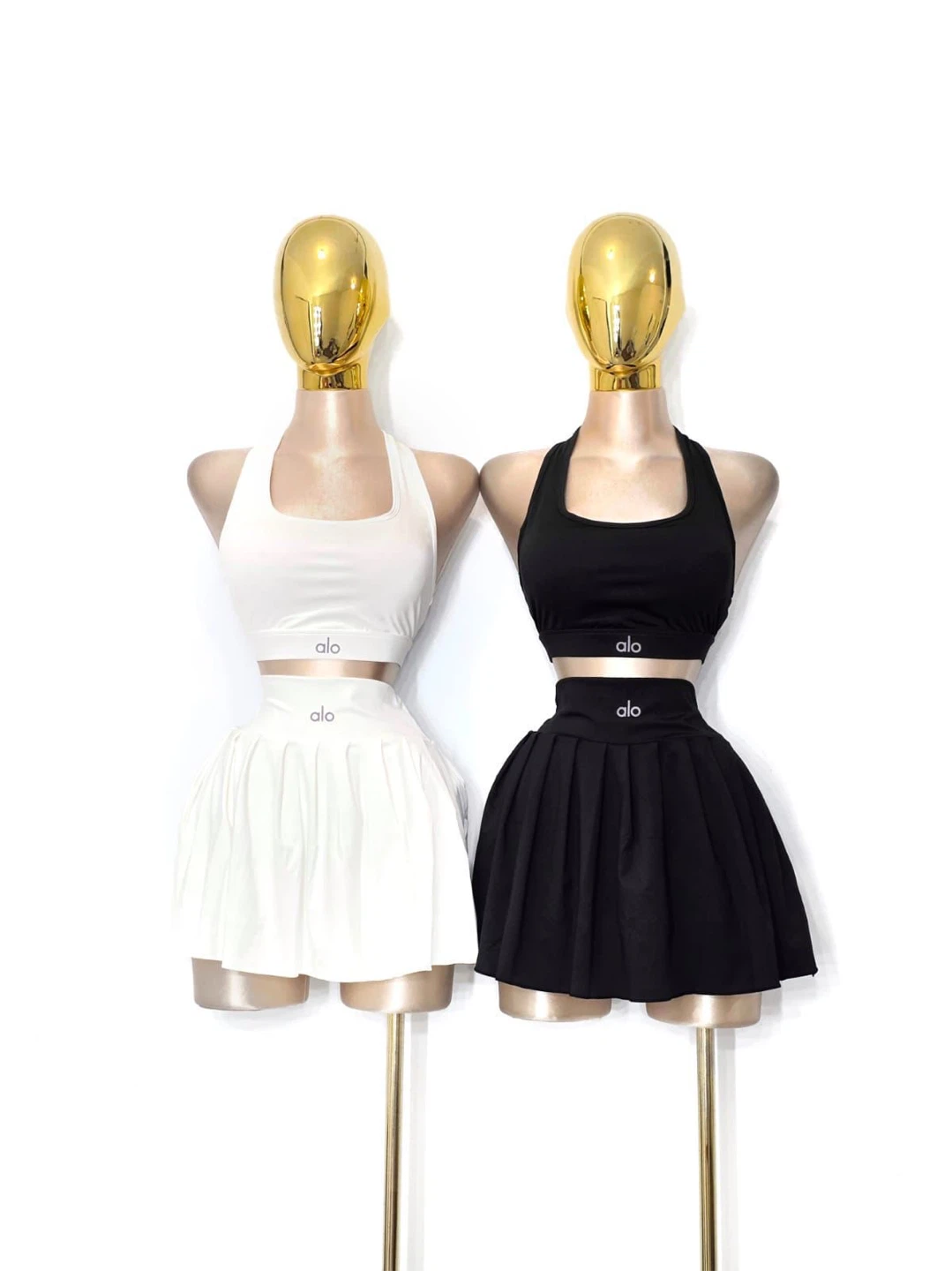 ALO Yoga Set - Sports Bra & Pleated Skirt - photo 2