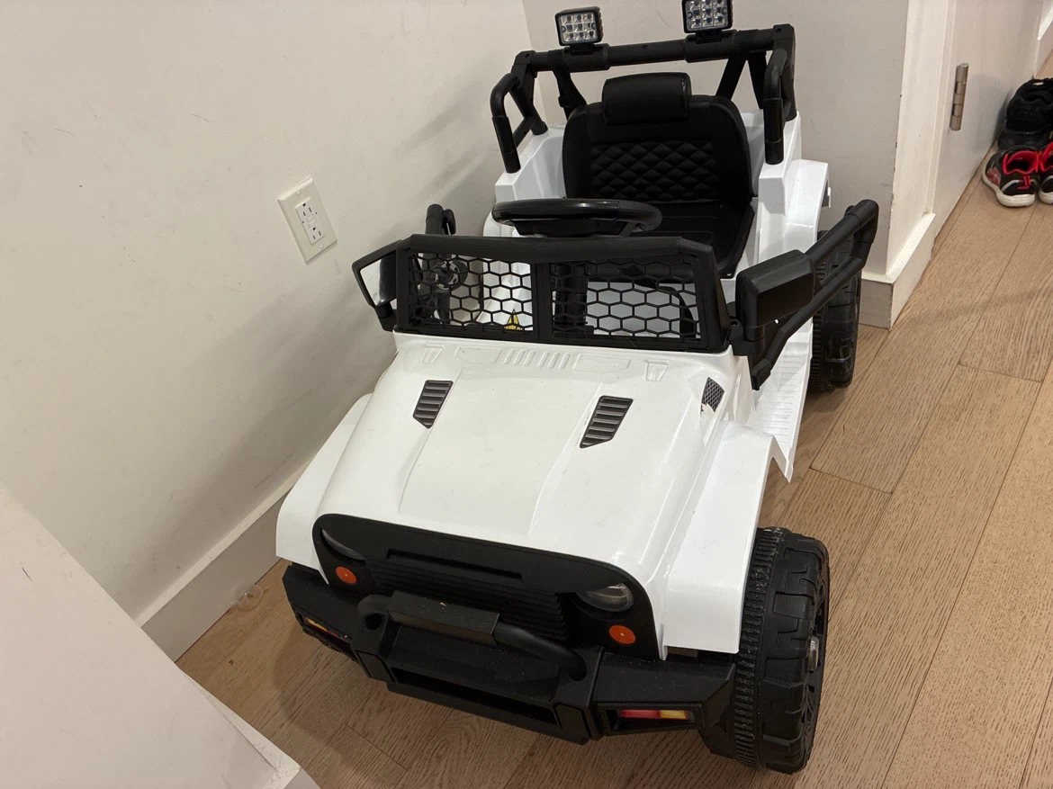 White Kids Ride-On Jeep - photo 2