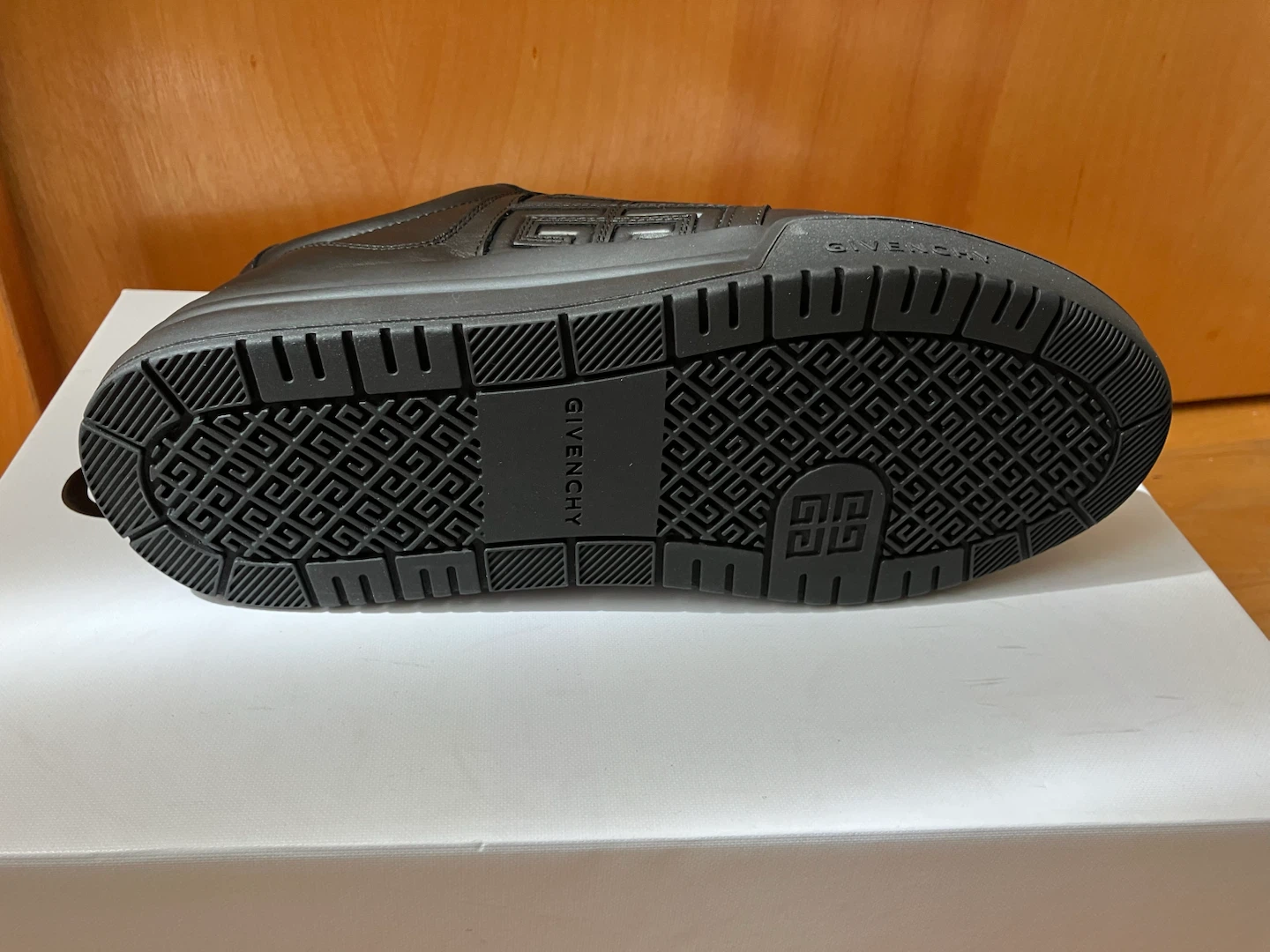Brand New Givenchy G4 size 40 men’s sneakers - photo 5