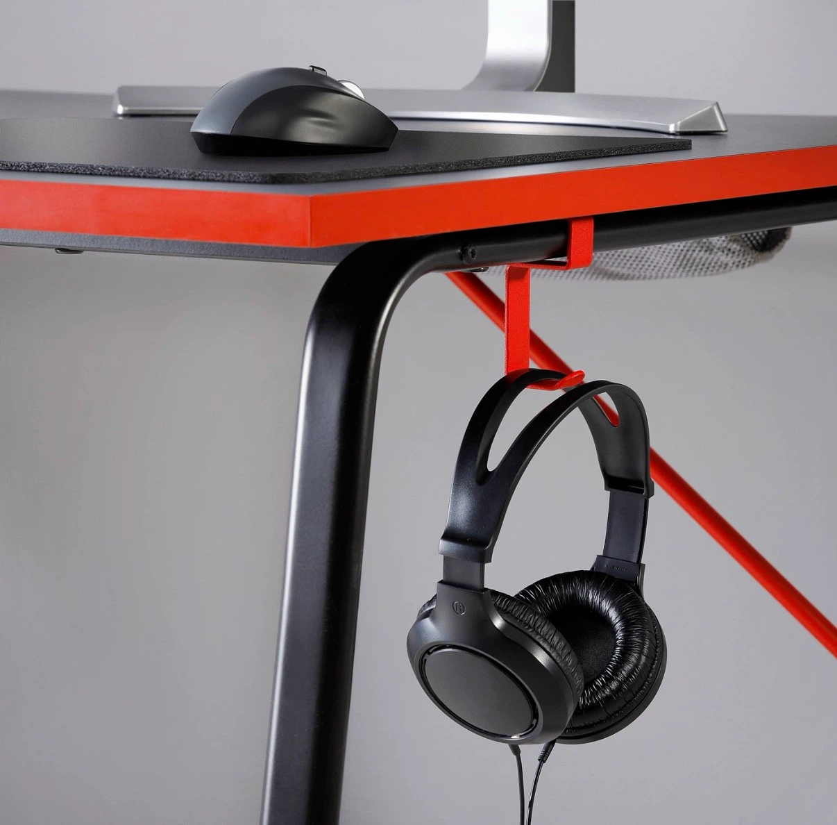 IKEA Gaming Desk - photo 4