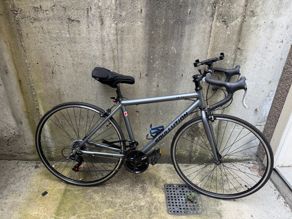 Soullution RD Tour Road Bike (Fits 5'3" to 5'7") + Accessories