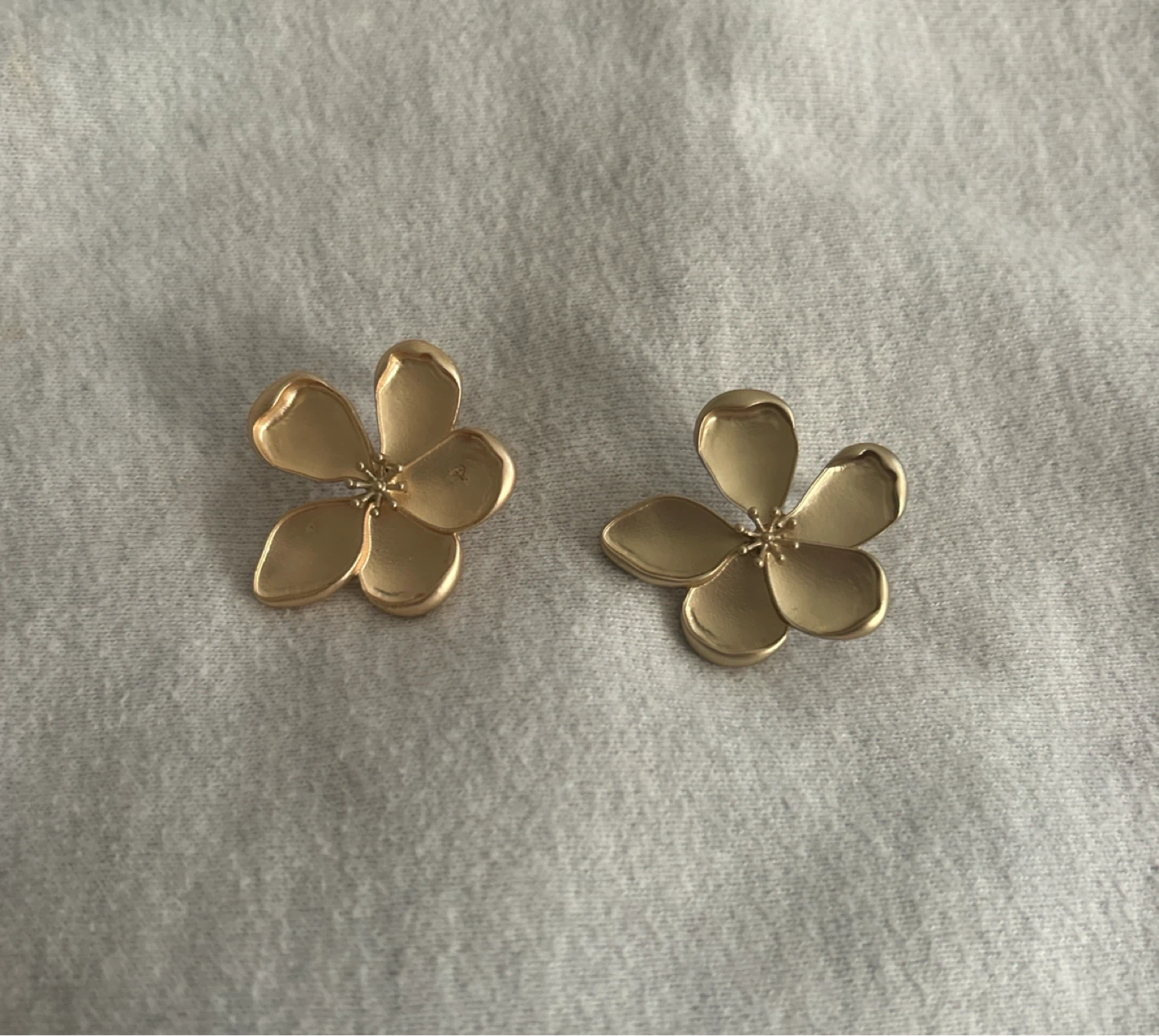 Gold Tone Flower Earrings
